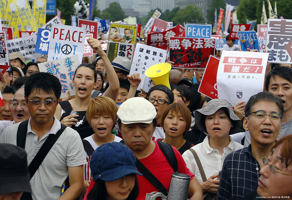 12万人の日本民衆は国会議事堂を取り囲み　安保法案に抗議
