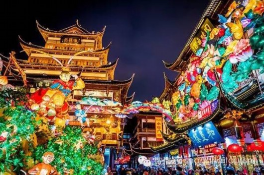 孫悟空が上海で７２変を　サル年の雰囲気が濃くなる--観光スポット