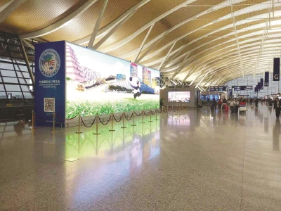 知的な「魔法の壁」が上海浦東空港に登場