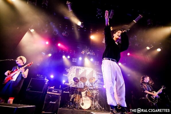 日本のロックバンドTHE ORAL CIGARETTESが上海で初海外公演